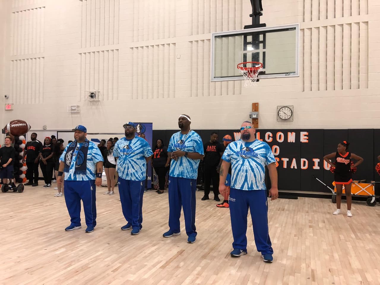 Los Mavs buscan que lo niños mantengan estilos de vida activos y saludables.