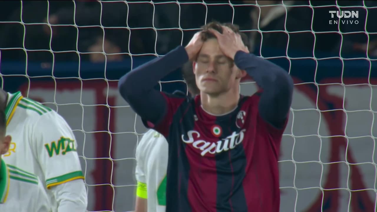 ¡Al palo! Bolonia se queda a nada del gol en tiro libre