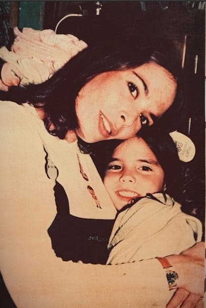 Mariana perdió la vida cuando manejaba su camioneta rumbo a un parque de diversiones en compañía de sus hijos, su esposo y algunas amigas de su primogénita. En ese entonces María tenía 9 años, Paula 3 y José Emilio 9 meses.