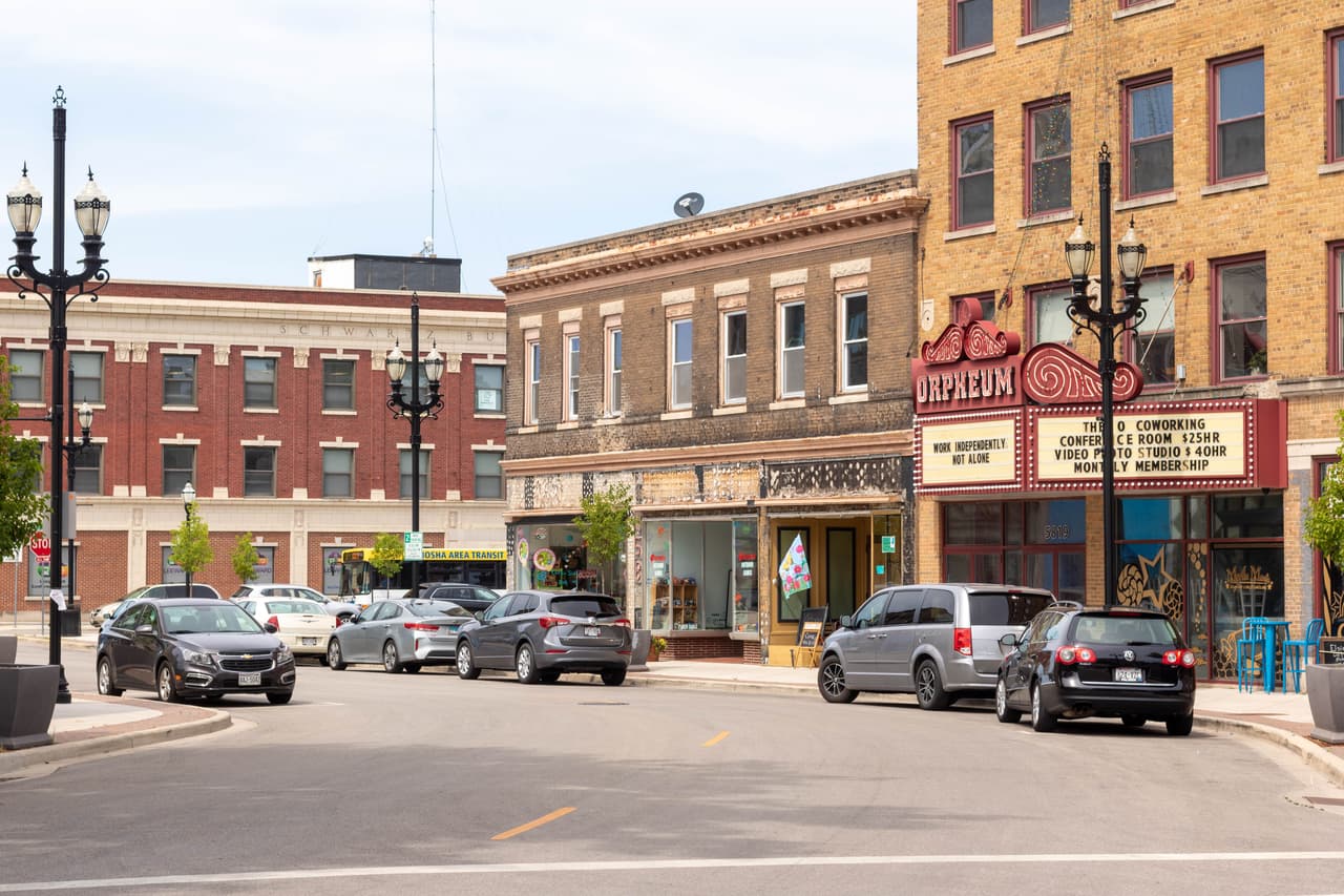 <h3 class="cms-H3-H3"><b>8. Kenosha, Wisconsin</b></h3>
<br>
<br>
<b>Conductores con al menos una de estas tres infracciones:</b> 32.41%
<br>
<br>
<b>Conductores con una multa por exceso de velocidad: </b>16.20%
<br>
<br>
<b>Conductores con un accidente culpable:</b> 14.25%
<br>
<br>
<b>Conductores con una infracción de DUI:</b> 3.77%