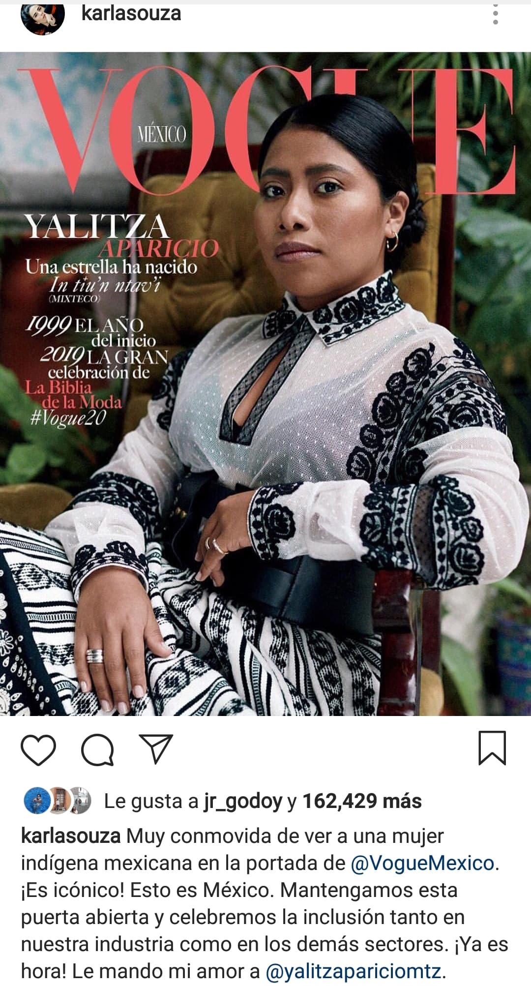 La actriz Karla Souza fue otra de las famosas que celebraron la inclusión de Yalitza en la portada de la revista.