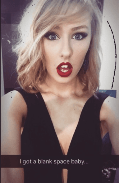 También comentó: "Los labios los llevo de este color porque es el que ella usa, pero además tenemos un gran parecido, ya que yo tengo los ojos chiquitos y la boca grande como ella".