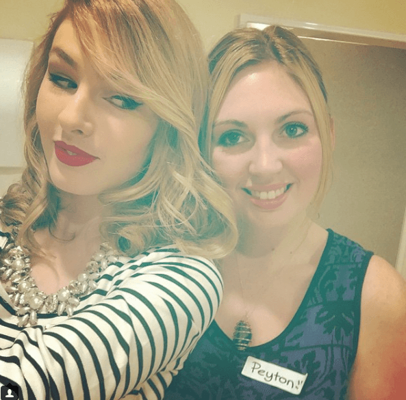 En cuanto a la ropa Olivia asegura que no es que se vista igual a la intérprete, ella prefiere decir que ambas tienen muy buen gusto.