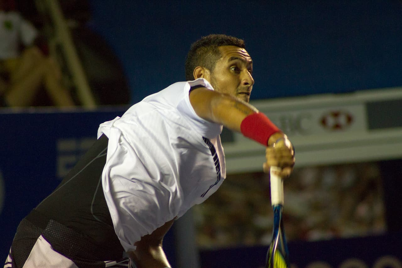 Nick Kyrgios eliminó al favorito del Abierto Mexicano, el serbio Novak Djokovic, número dos en la siembra de la ATP. El australiano dio una demostración de potencia y precisión con su saque que se tradujo en 25 aces para acceder a las Semifinales.