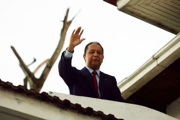 "Fui yo quien inició el proceso democrático. Cuando me llaman tirano me hacen reír, parece que la gente sufre de amnesia, que se les olvidó en qué condiciones dejé a Haití", señaló.