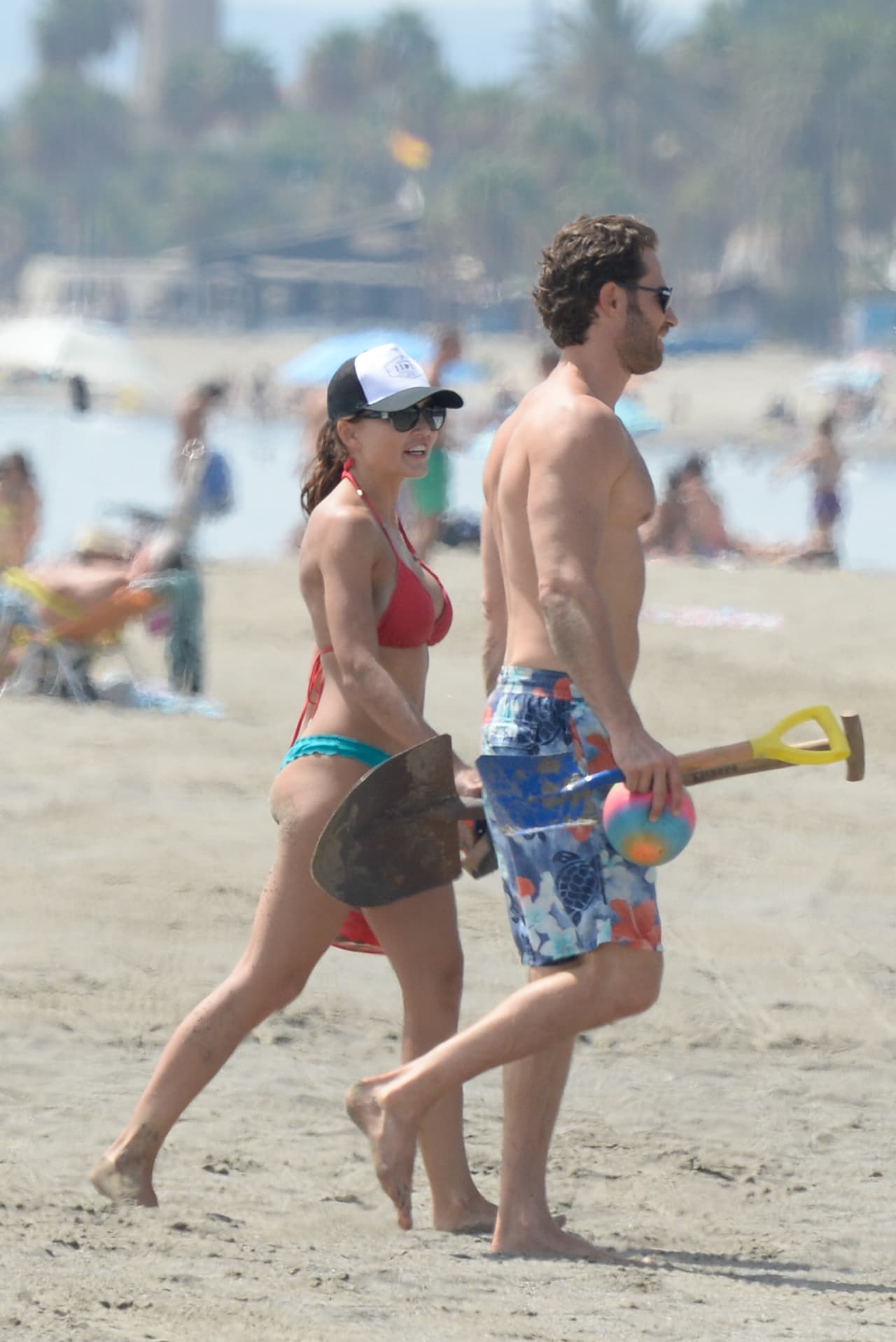Angelique Boyer y Sebastián Rulli en la playa de Málaga