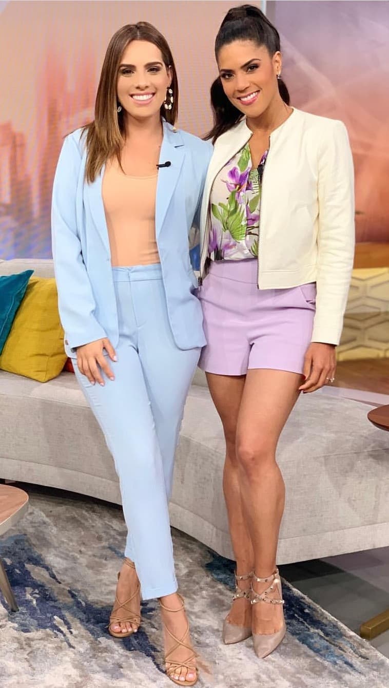 Agregó que los tonos pasteles y colores suaves también se prestan para la temporada. Así lo aplicaron Andrea y Francisca.