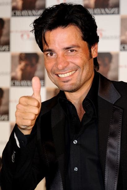 Chayanne es otro sexy papito que no se queda atrás en la lista.