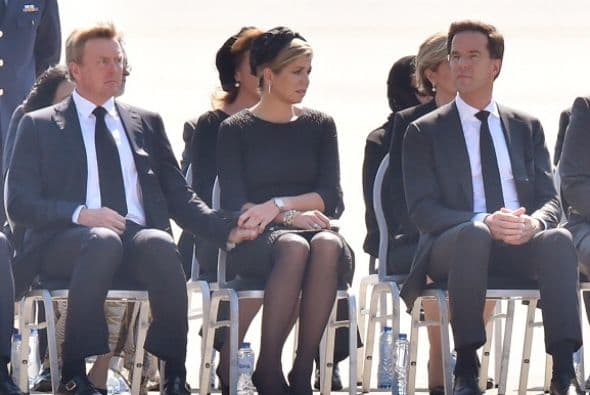 Los Reyes de Holanda rindieron honores en la ceremonia dirigida a las víctimas.