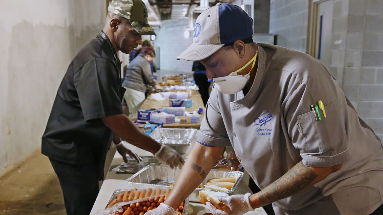 Jugadores de la MLB alimentarán a niños afectados por coronavirus