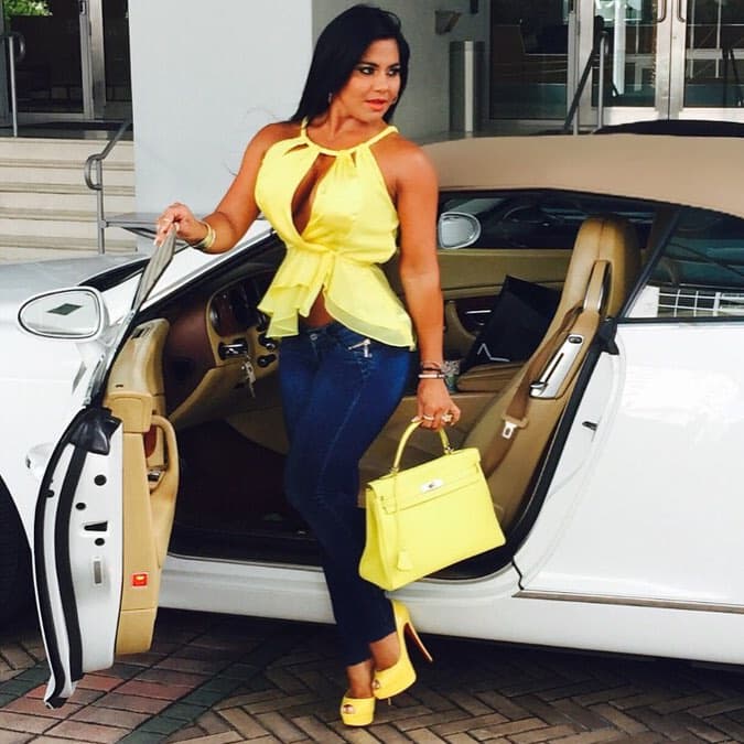 "Estoy bien contenta, bien tranquila […] Estoy conforme con lo que ha pasado el día de hoy", 
<a href="https://www.youtube.com/watch?v=qg0MmlKFa6o" target="_blank">dijo a Univision</a> a la salida de una corte de Tampa, Florida cuando se disolvió el matrimonio.
<br>