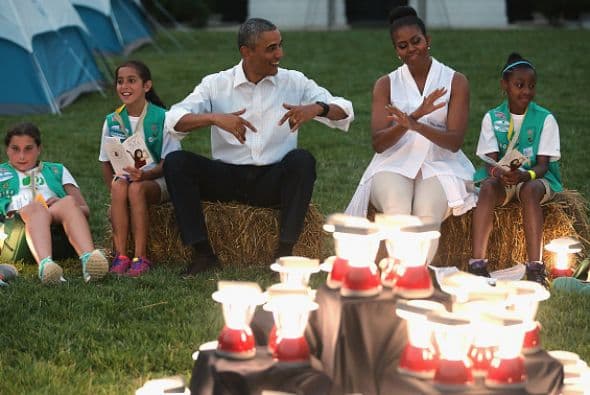 Los Obama cantaron entusiastas con las chicas.