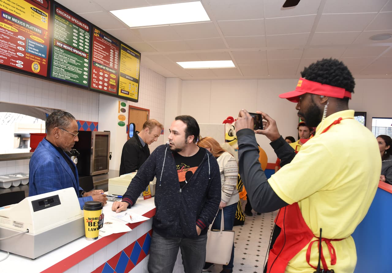 Los Pollos Hermanos abrió en Austin, Texas durante South By South West. Los actores de Better Call Saul Bob Odenkirk (Saul Goodman) y Giancarlo Esposito (Gus Fring) dieron autógrafos en el restaurante.