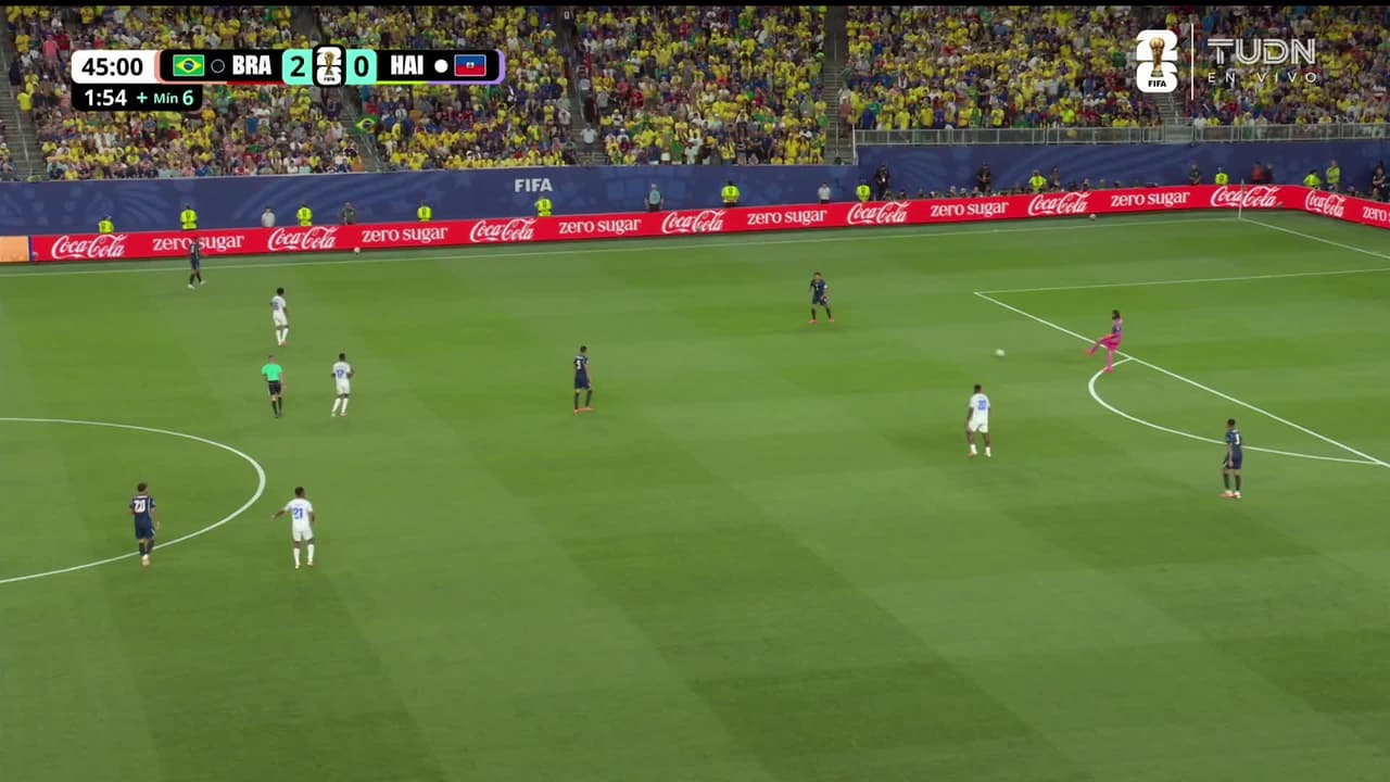 ¡GOL!  anota para Brasil. Vinícius Júnior