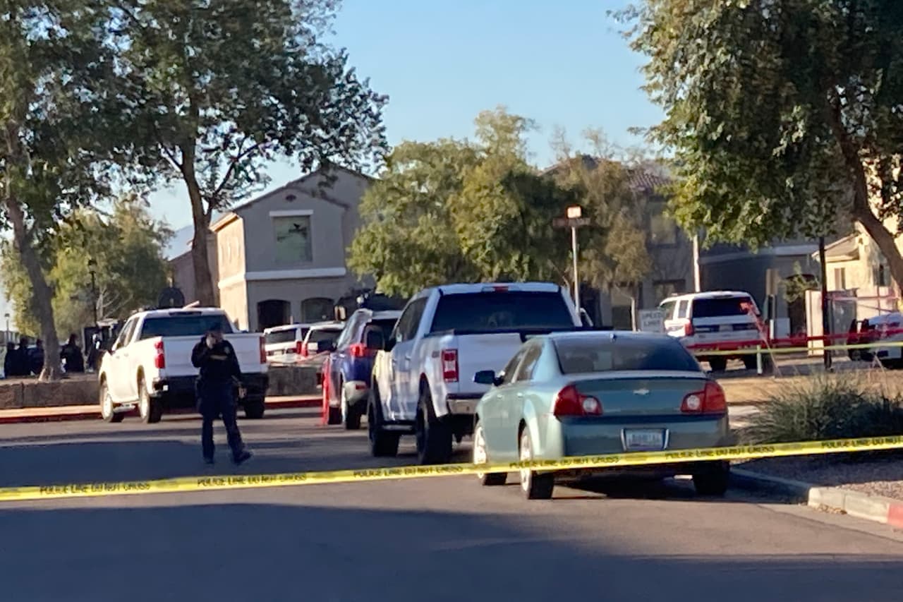 9 policías heridos en una 'emboscada' y tiroteo en Phoenix