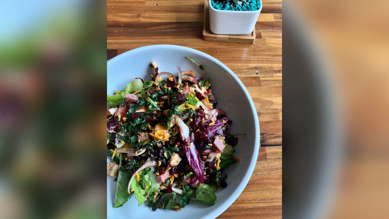 The Classic es "lleno de luz, fresco, con un toque de encanto retro y un menú cómodo", así se presentan en su 
<a href="http://www.theclassichouston.com/?gclid=CjwKCAiA58fvBRAzEiwAQW-hzeGP3L0HmOhWf24WnMxFgMpFJ8jZCfRUMybeVZNcmA7eKxBhV-xUKBoCk2AQAvD_BwE" target="_blank">página web</a>, este restaurante que está ubicado en la cuadra 5922 de la Washington Ave, al noroeste de Houston.