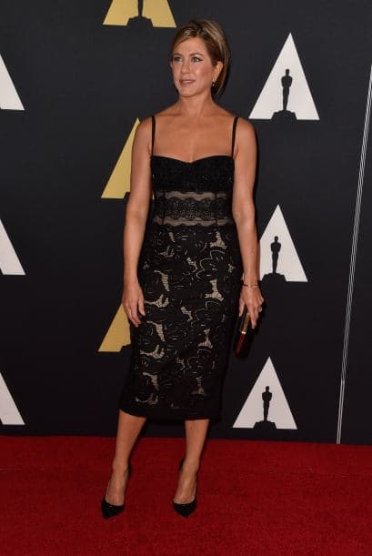 Además, dejó ver su anillo de compromiso.