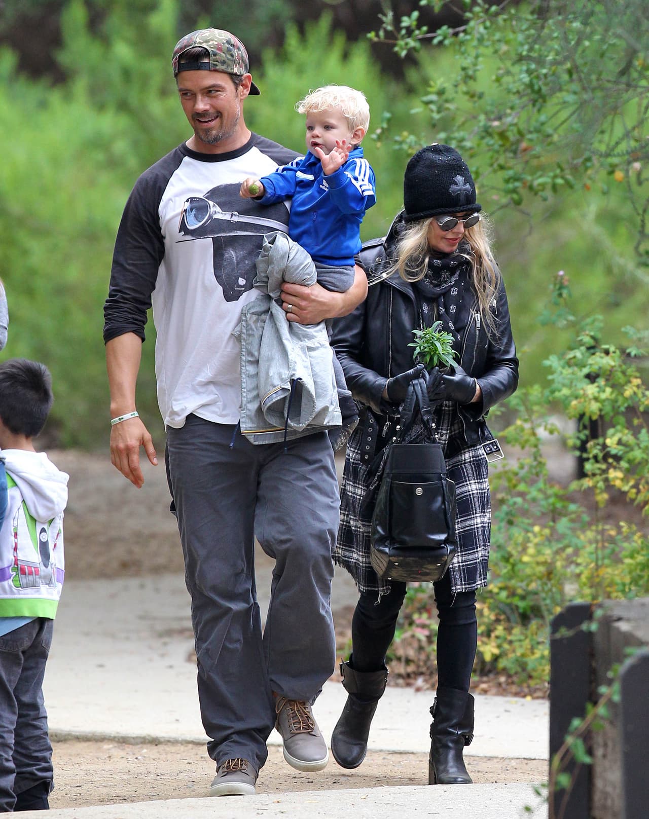 El nuevo proyecto de Josh, 'Battle Creek’ fue pospuesto.