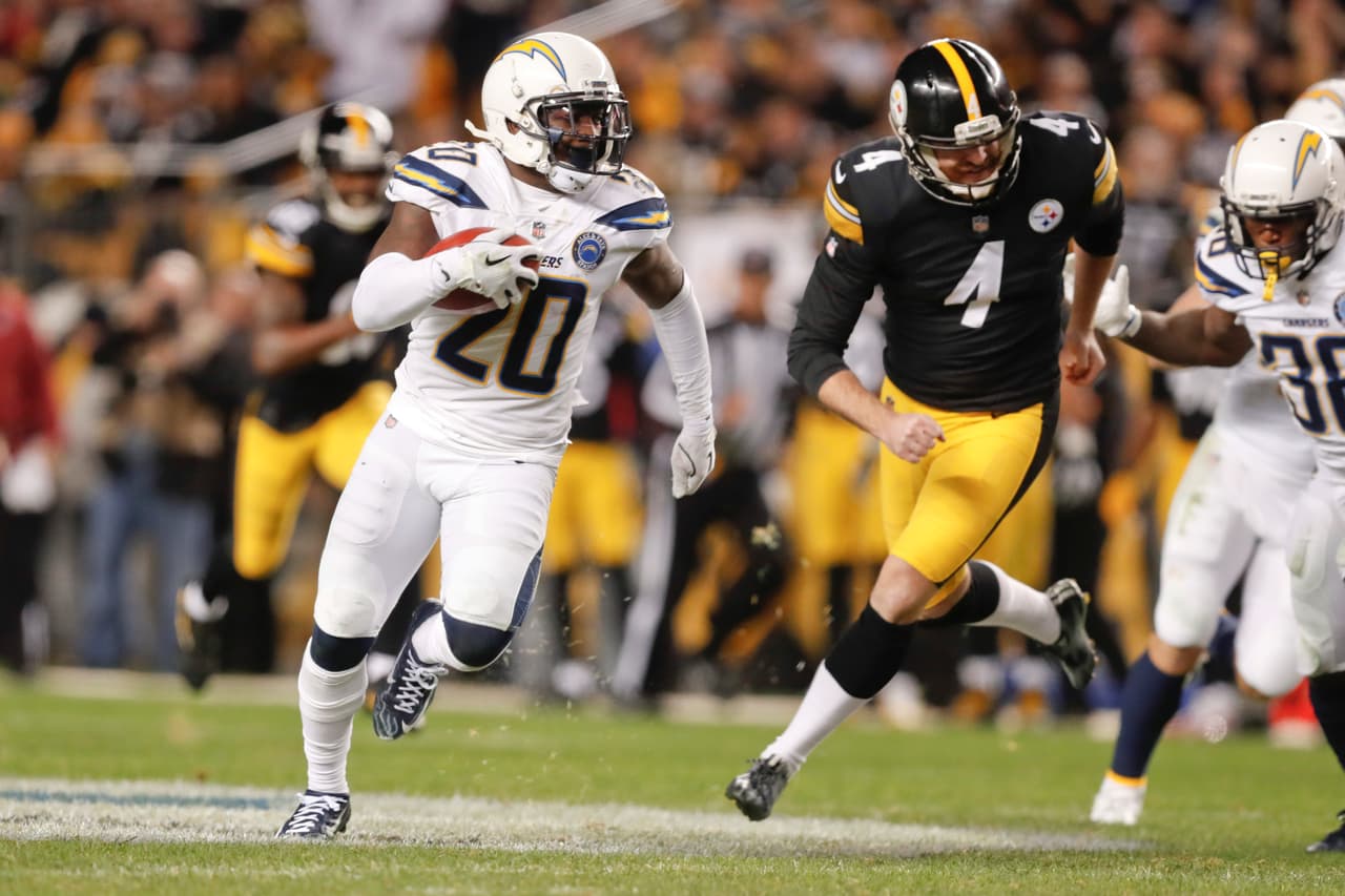 Pero eso no fue todo. Desmond King realizó un regreso de patada de despeje de 73 yardas que acabó en touchdown y que tras la conversión de dos puntos puso el juego 23-23 en el último cuarto.