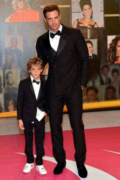 Estos actores y actrices desfilaron por la alfombra de Premio Lo Nuetro 2014. Altaír Jarabo, Jorge Salinas, Elizabeth Ávarez, Ana Brenda Contreras, Scarlet Ortiz, Christian Meier, Ana Lorena Sánchez, Alberto Salaberry, Pedro Moreno, Marjorie de Sousa, Mané de la Parra, Zuleyka Rivera y William Levy. ¿Cuál fue tu favorito?