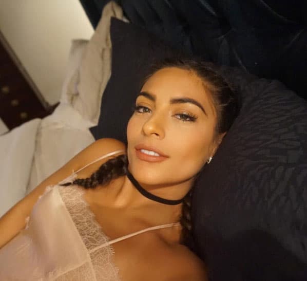 En algunas fotografías que sube ha desmostrado que es una mujer muy sensual.