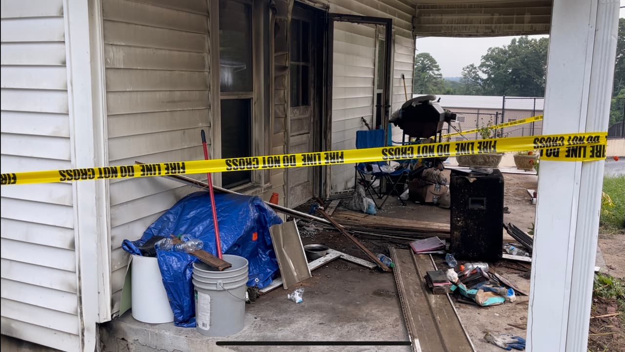 Cuatro niños y una persona adulta lograron salir de la vivienda sin heridas.