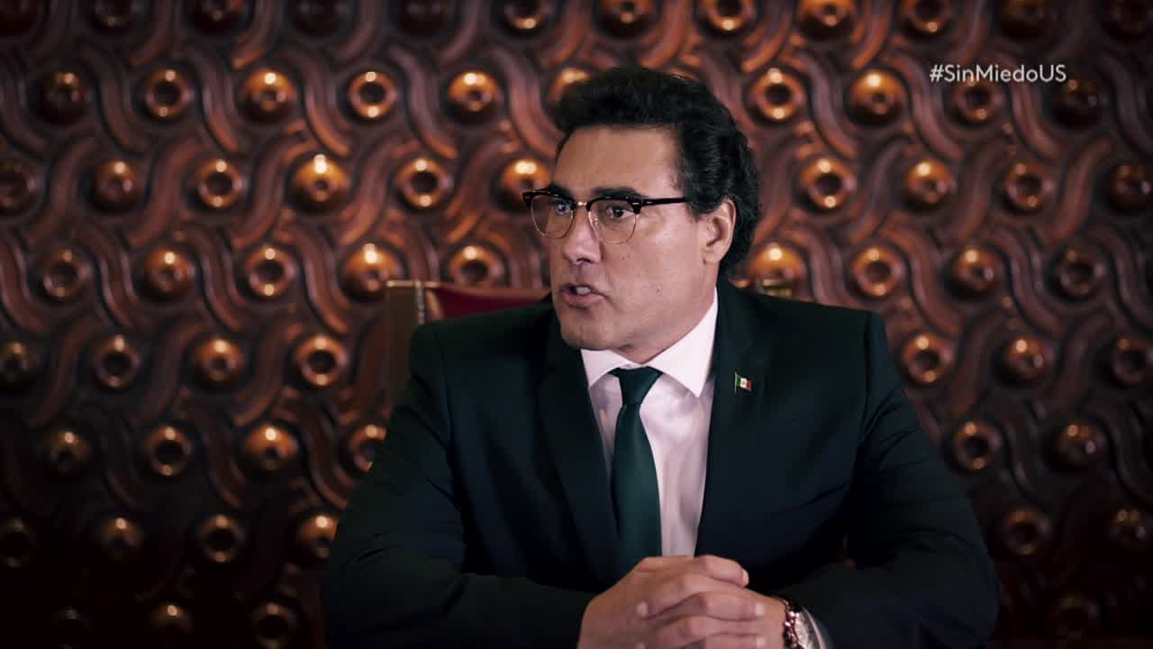 En su papel de primer mandatario, Emiliano Lozada seguirá uniendo fuerzas con Manu (
<b>Álex Perea</b>) para combatir a 'La Mafia del Poder'.