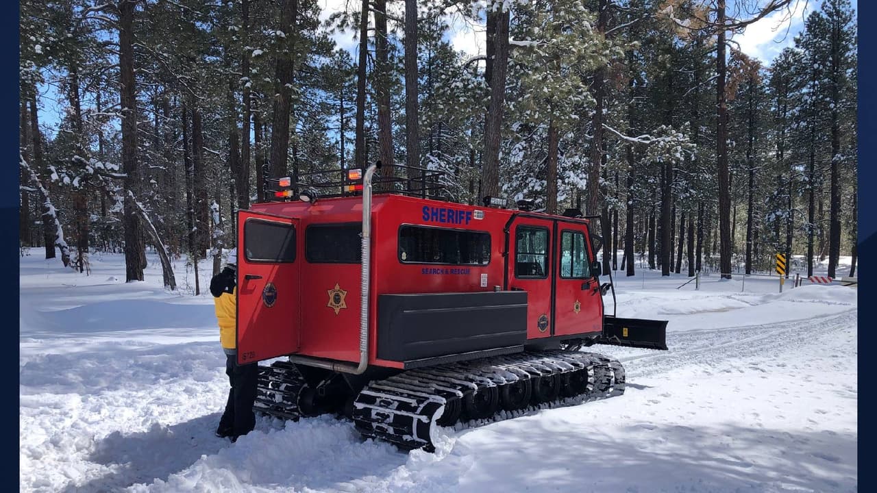 Rescatan a un hombre de Nueva York de un sendero nevado de Arizona