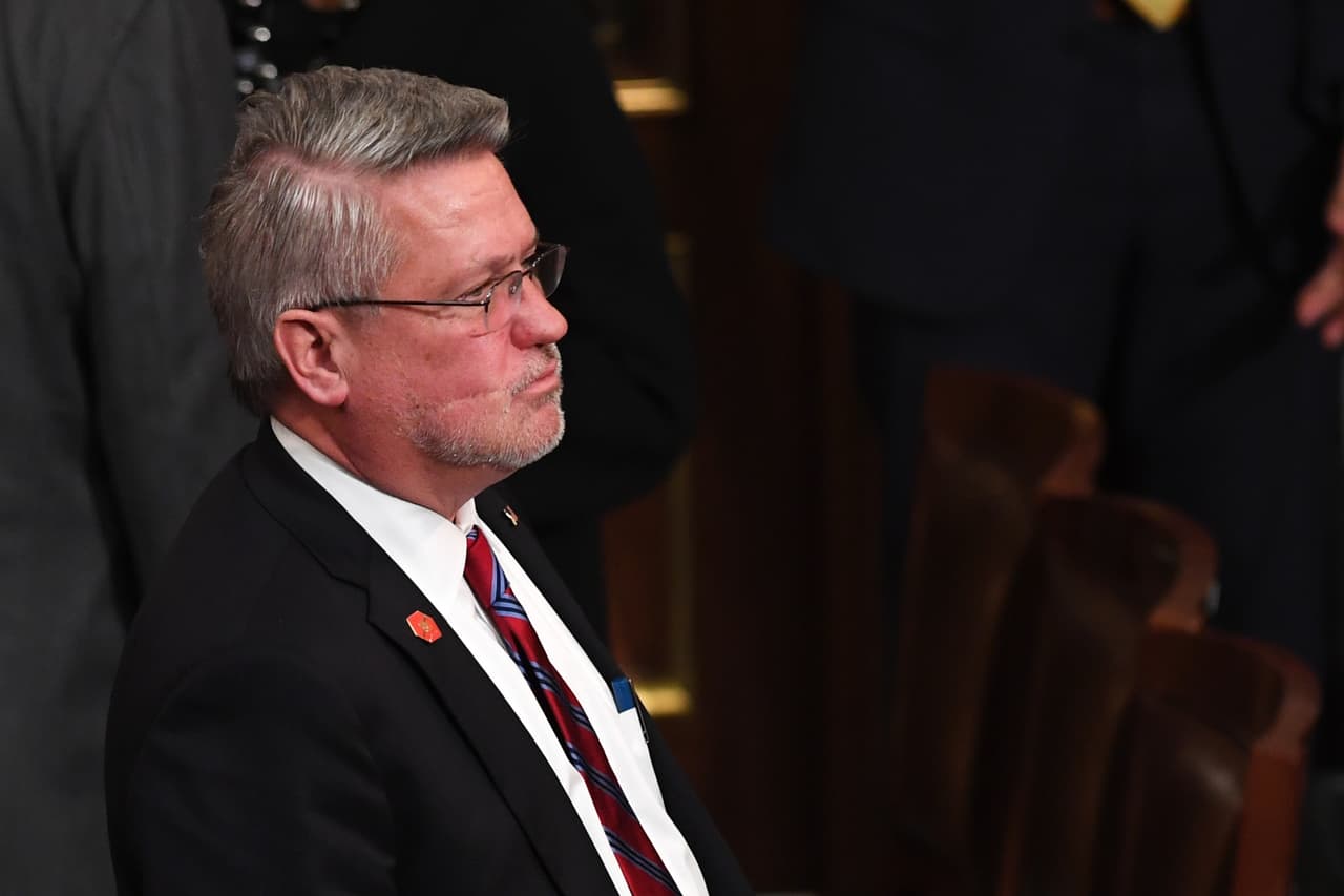 Comienzan a llegar los invitados del gabinete de Donald Trump; entre ellos Bill Shine , el jefe del personal de comunicaciones de la Casa Blanca.