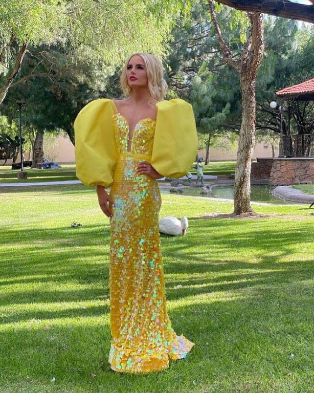 Tania le reiteró el soporte que es en su vida: "Encontré a una pareja y la relación la construimos día con día. No hay experiencia sin caídas y no hay evolución sin tropiezos. 
<b>Siempre haciendo frente a cada situación que hemos vivido y de la mano</b>, junto con Dios". 
<br>