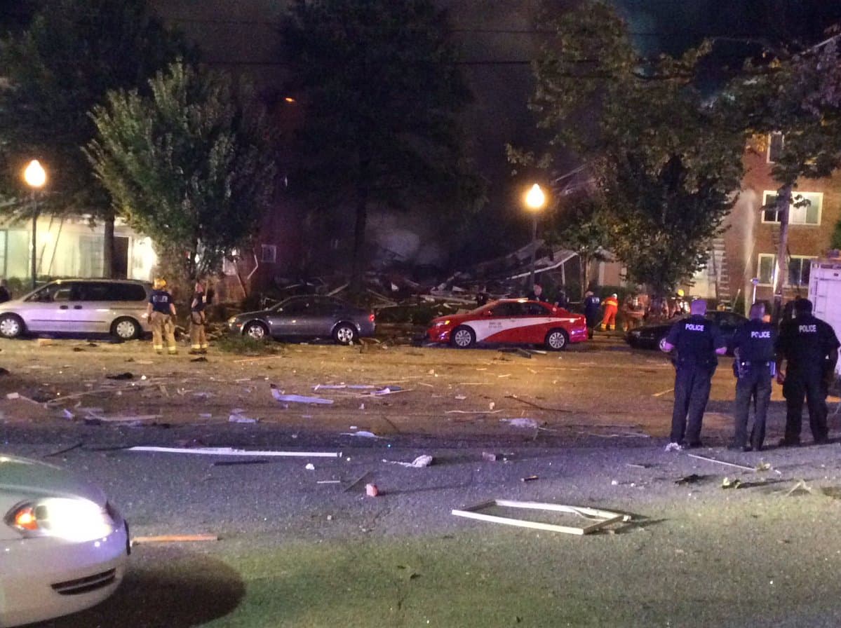 El fuego afectó a un complejo de viviendas.