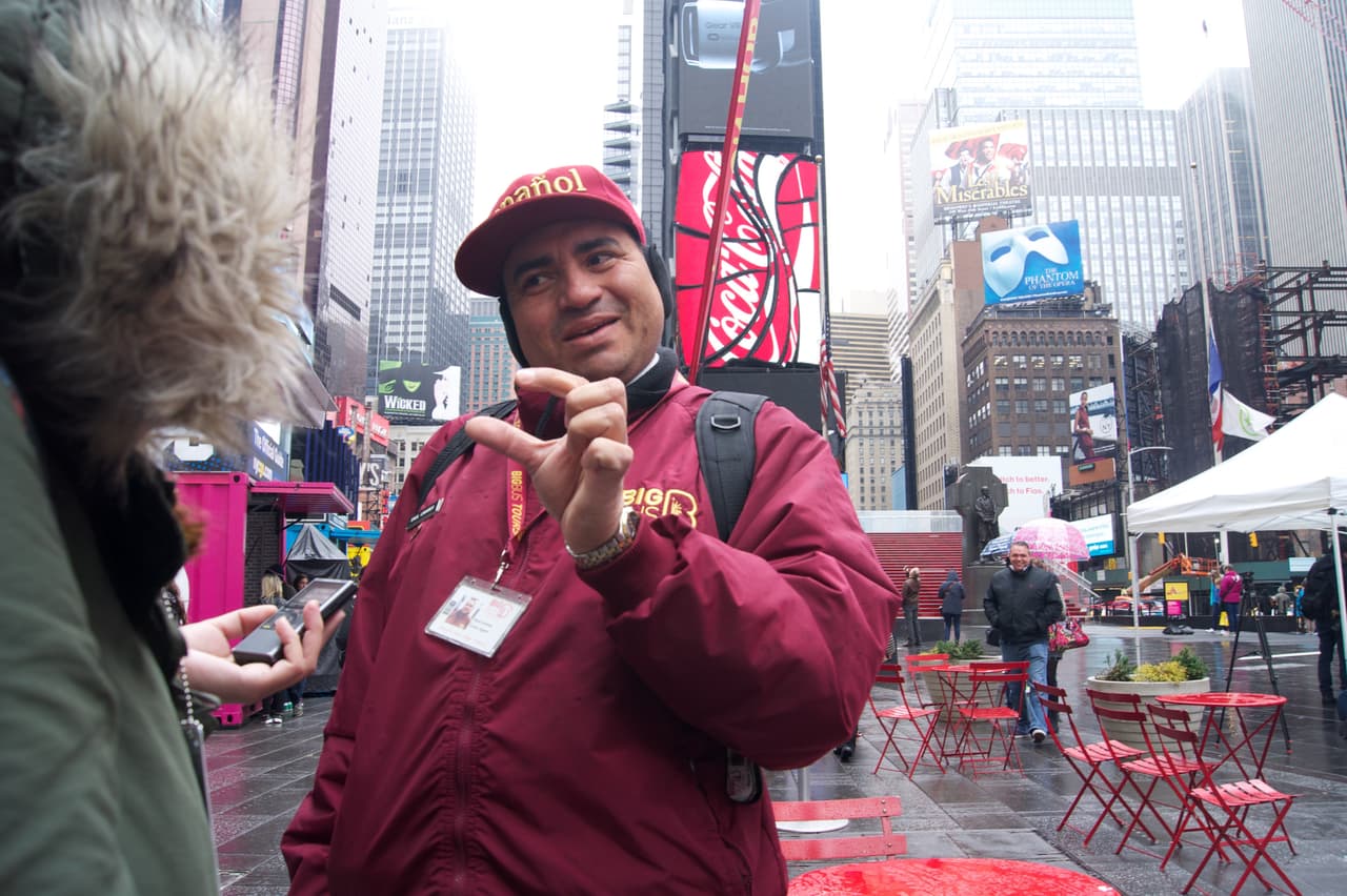 Saúl Linares teme que lo afecte la ley de Times Square.