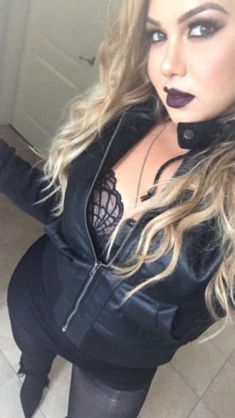 Aunque podríamos decir que gran parte de sus fotos son para presumir su genial look del día.