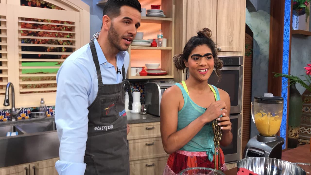 Mela se metió hasta la cocina del chef Jesús, ella estaba decidida a ser la estrella de esta mañana.