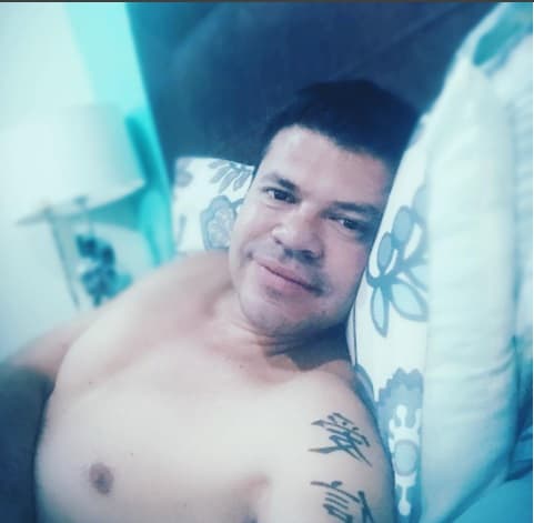 El cantante mencionó que lleva ya dos años sin probar una gota de alcohol, lo que también le ha permitido estar pendiente de su familia.