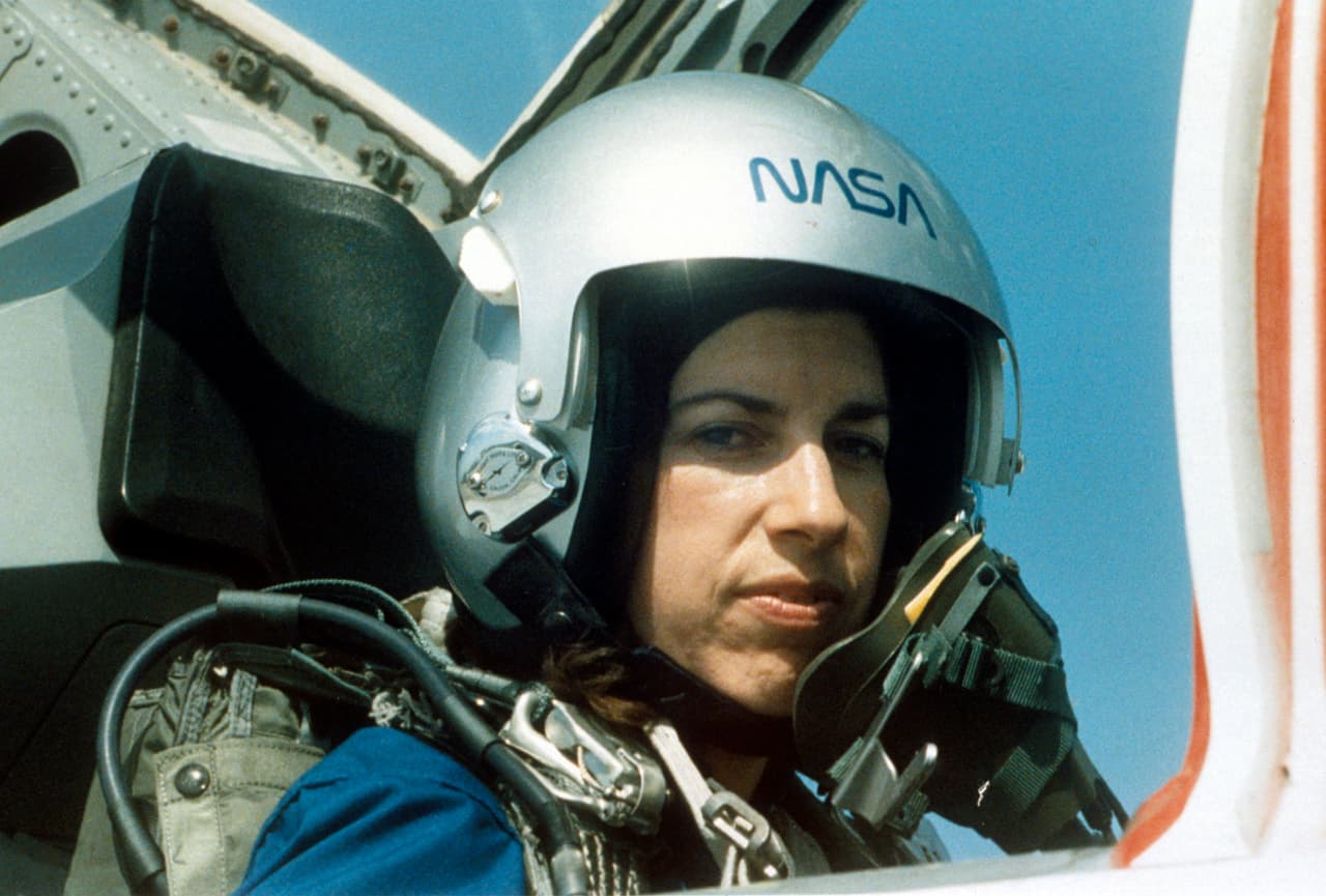 Ellen Ochoa, la única astronauta latina que ha viajado al espacio, se retira después de 30 años en la NASA 