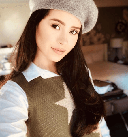 "Es una buena persona, una persona dada a la gente, pero no quisiera compartir más detalles por ahora, si la cosa progresa más adelante pues...", comentó Miss Puerto Rico 2017.