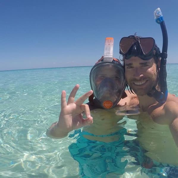 <b><a href="https://www.univision.com/programas/novelas/sebastian-rulli-confiesa-que-su-hijo-le-pidio-que-perdonara-a-mark-tacher">Santiago, el hijo del actor</a></b>, también compartió este inolvidable viaje con ellos: "¿¿¿Te gustó??? ¡Los primeros pasos de Santi como buzo! Qué bendición que le gusta tanto", reveló el actor a través de Instagram.