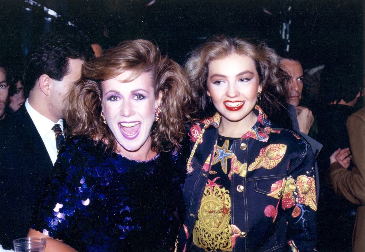 Las hermanas se convirtieron en íconos telenoveleros, siendo Laura Zapata la eterna villana y Thalía la protagonista. Trabajaron juntas en 'María Mercedes', melodrama mexicano de 1992 protagonizado por Thalía y Arturo Peniche. En dicha telenovela, Laura Zapata encarnaba a 'Malvina', la antagonista que le hacía la vida imposible a 'María Mercedes'.