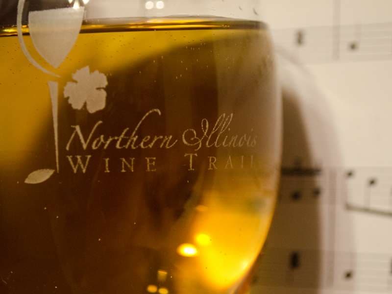 <a href="https://www.enjoyillinois.com/explore/listing/northern-illinois-wine-trail" target="_blank">La Ruta del Vino al Norte de Illinois</a> es una colección única de más de 35 bodegas y viñedos, cada uno distintivo y pintoresco a su manera. Sigue la ruta desde el esplendor del centro de Chicago hasta el incomparable pueblito de Galena y continúa al noroeste de Illinois.