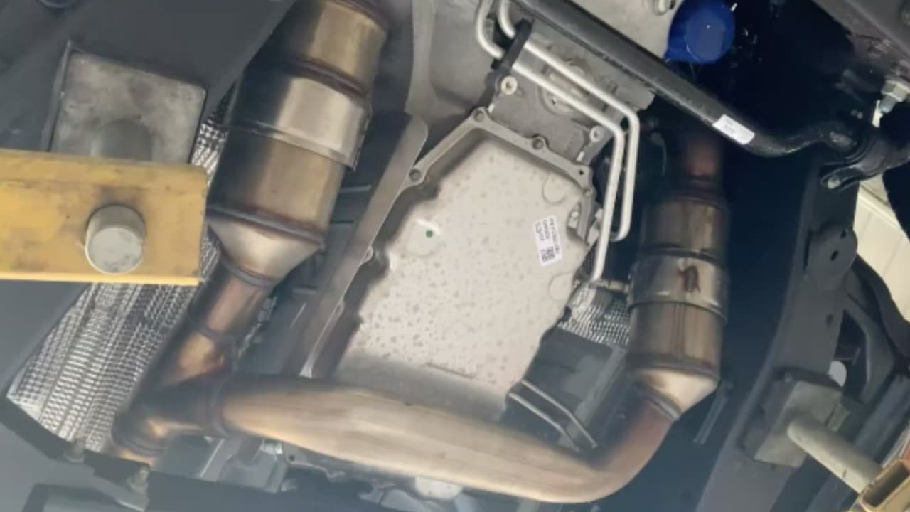 Son atractivos para los ladrones porque tienen 3 metales preciosos. Platino, paladio y rodio, este último alcanzó un valor impresionante el año pasado. Llego a valer hasta 30 mil dólares la onza de rodio, el oro cuesta 16 mil dólares la onza.