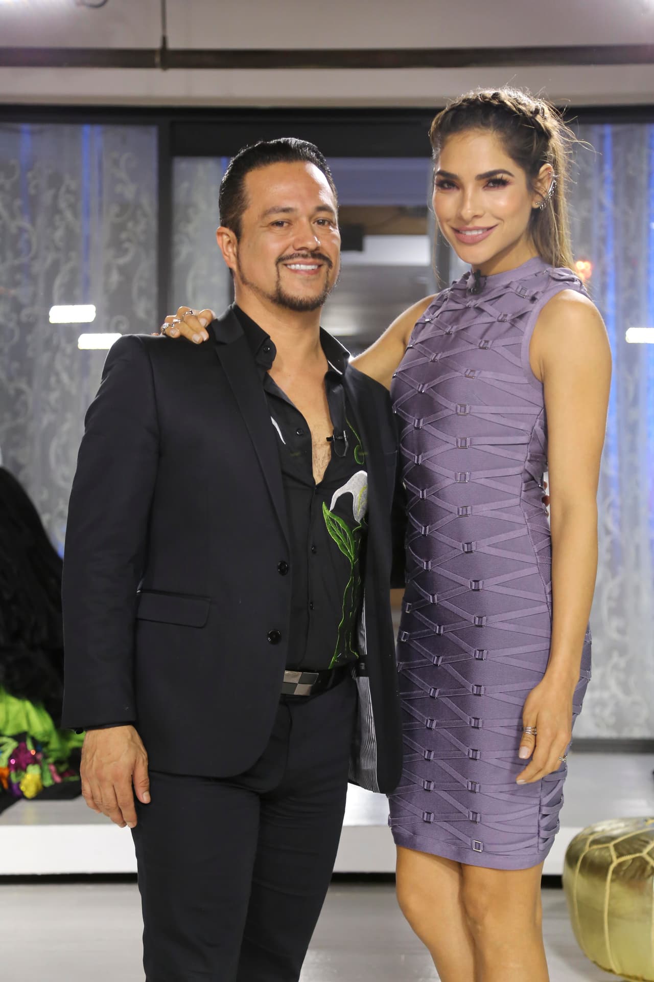 Alejandra Espinoza sabe cómo conquistar al público con cada uno de los atuendos que presenta noche a noche en La Reina de la Canción. Aquí te presentamos algunos de los más memorables.