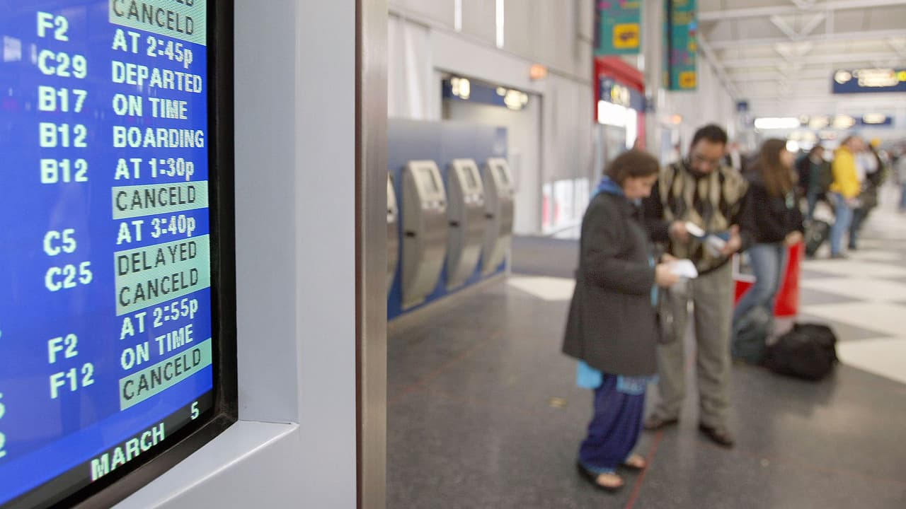 Más de 250 vuelos cancelados en Chicago debido al mal tiempo y cientos más demorados