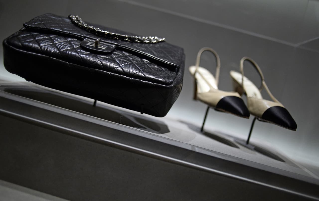 Entre sus clientas más emblemáticas estuvo la Primera Dama,
<b>Jackie Kennedy</b>.