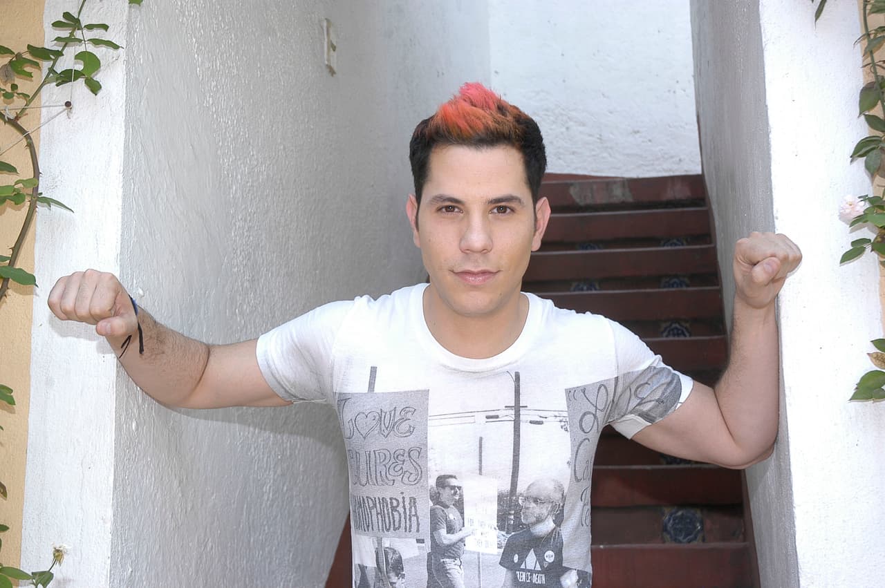 En 2011 recibió un premio GLAAD por la Gay and Lesbian Alliance Against Defamation. Fue distinguido como 'Artista de Habla Hispana más Destacado'.