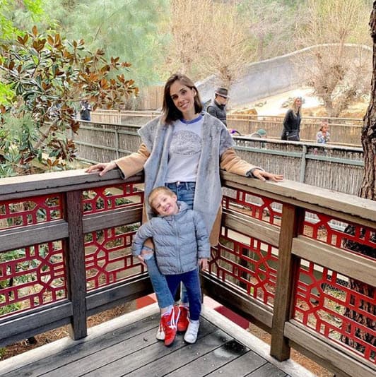 Cabe resaltar que a pesar de sus 
<b>múltiples proyectos profesionales</b>, tanto en la actuación como en la música, Sandra Echeverría le da mayor prioridad a su principal papel: ser madre.