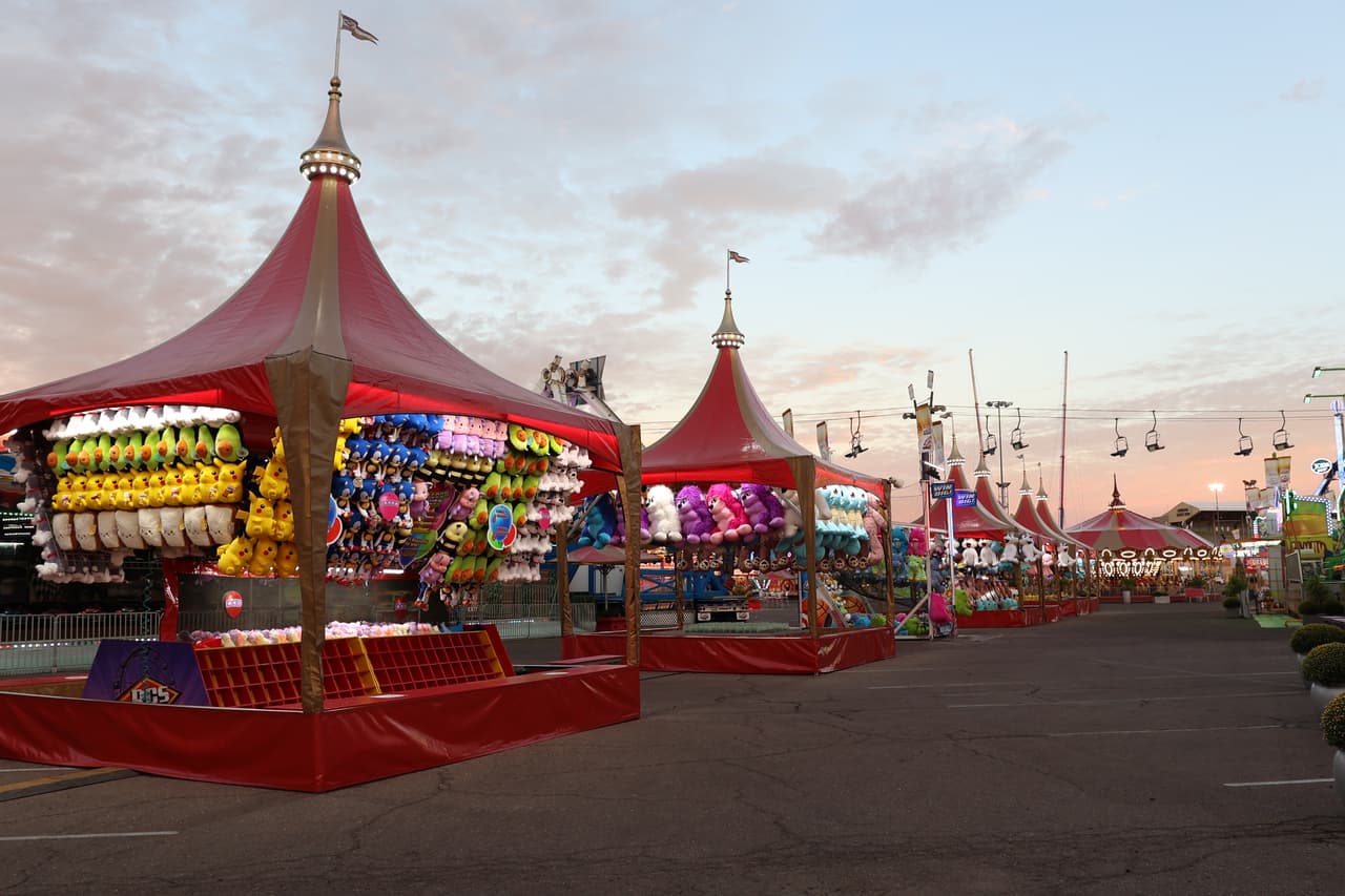 Con el pago de tu entrada a la feria tendrás 
<b>acceso a diversos eventos de forma gratuita</b> como la Grandstand Series, donde podrás disfrutar carreras de demolición, Monster Trucks, rodeos y más.