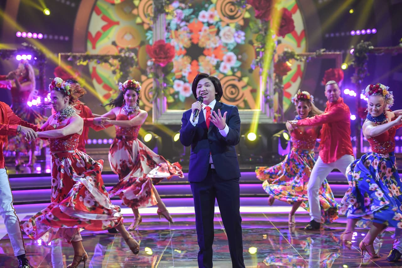 Obviamente en el escenario no podían faltas las flores, uno de los elementos visuales más importantes de la cinta.