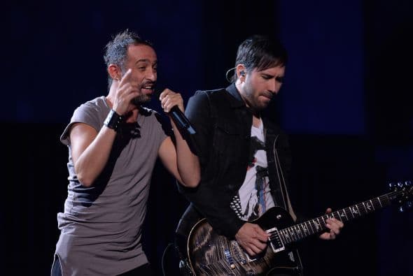 Camila también está listo para inundar de romance el de PJ.