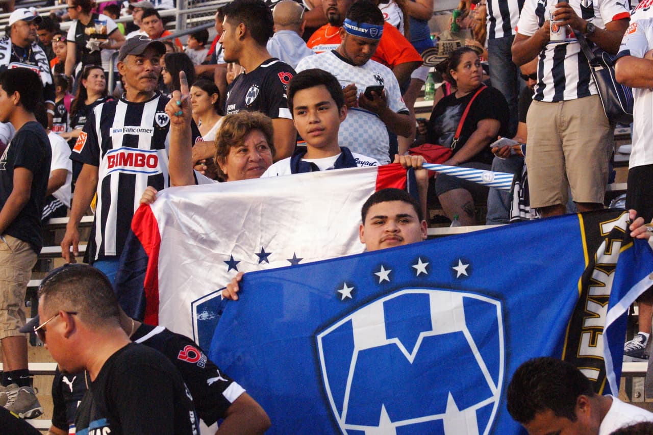 Aficionados al fútbol mexicano disfrutaron del encuentro en Austin.